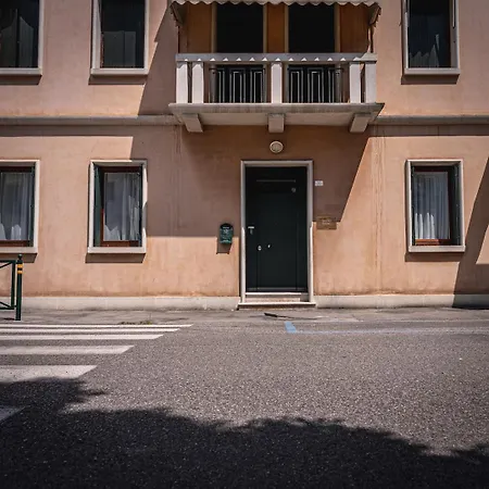 House Apartment *