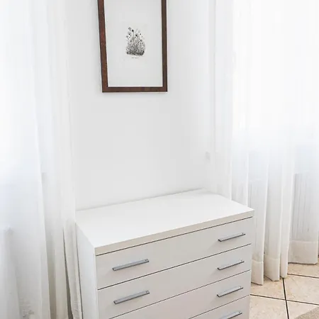 House Apartment *