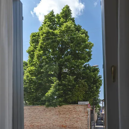 Apartment House *